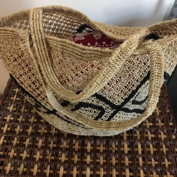Handwoven raffia bucket bag NWOT - Picture 3 of 6
